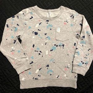 Carter’s boys size 6 paint splattered sweatshirt. Gently used. Pet/smoke free